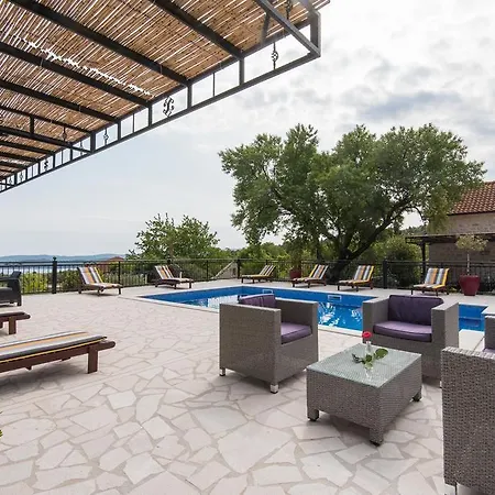 Villa Andro